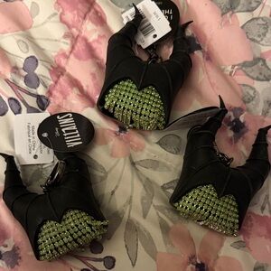 Black and Green Horned Keychains